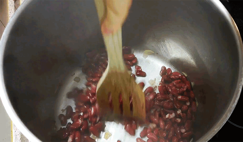 beans-onion-mix